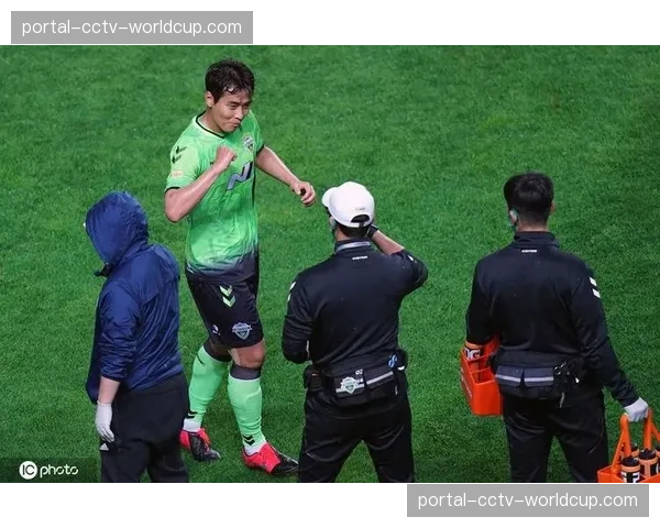 观察:VAR在三月关键判罚中的一致性引发俱乐部新一轮讨论 观察:VAR在三月关键判罚中的一致性引发俱乐部新一轮讨论