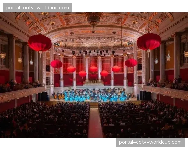 欧冠主题交响音乐会在维也纳举行,纪念赛事成立七十周年 欧冠主题交响音乐会在维也纳举行,纪念赛事成立七十周年