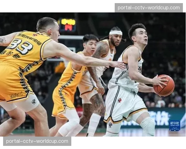 CBA季后赛首轮：辽宁本钢力克浙江东阳光，总比分1-0领先。